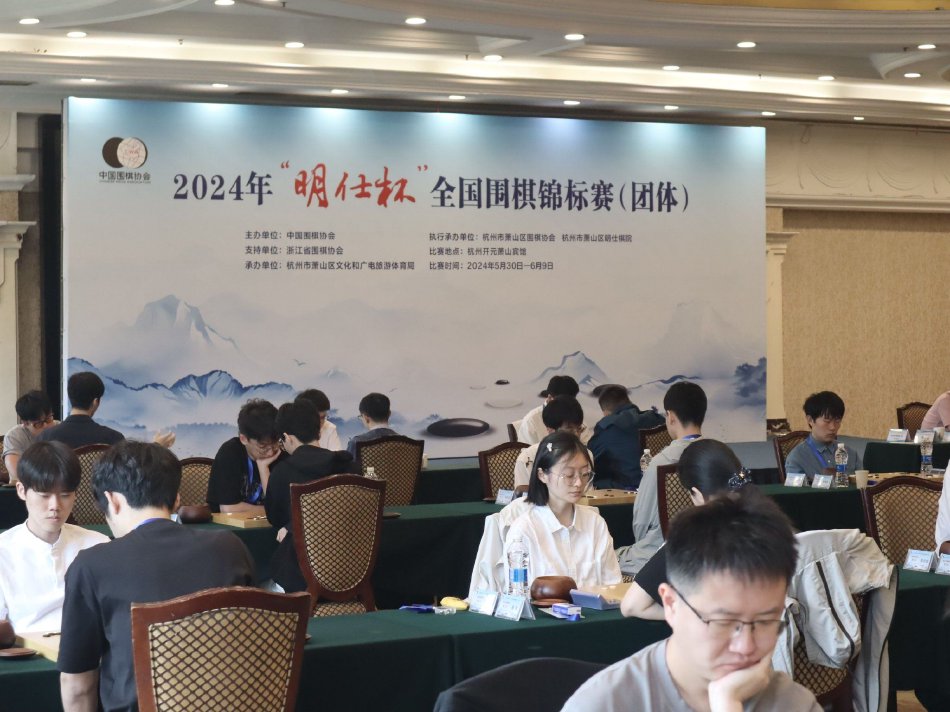 菲律宾为何会这样，“依靠美国习以为常”？-yiowqvnjfggsk3lpr-　　双方认为所有核武器国家都应秉持维护全球战略稳定、安全平等且不可分割的原则，不应通过扩张军事联盟和同盟，以及在抵近其他核武器国家边境地区建立军事基地，特别是预先部署核武器及其运载工具和其他军事战略性设施等方式侵犯彼此的切身利益。必须采取全面措施防止核武器国家之间发生直接军事对抗，重点是消除安全领域的根源性矛盾。